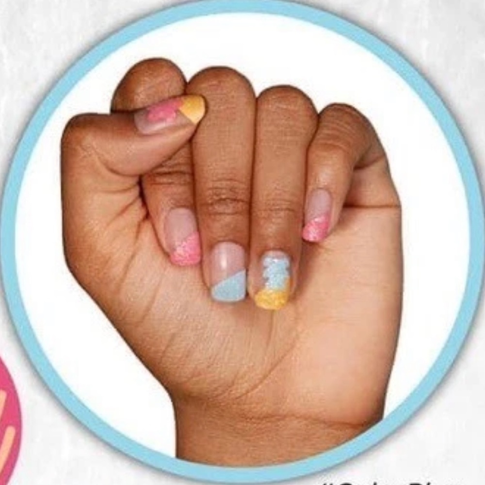 *Exclusive* Color Street: Blue Haven | Pastel Baby Pale Spring Curved French Tip - Picture 10 of 12